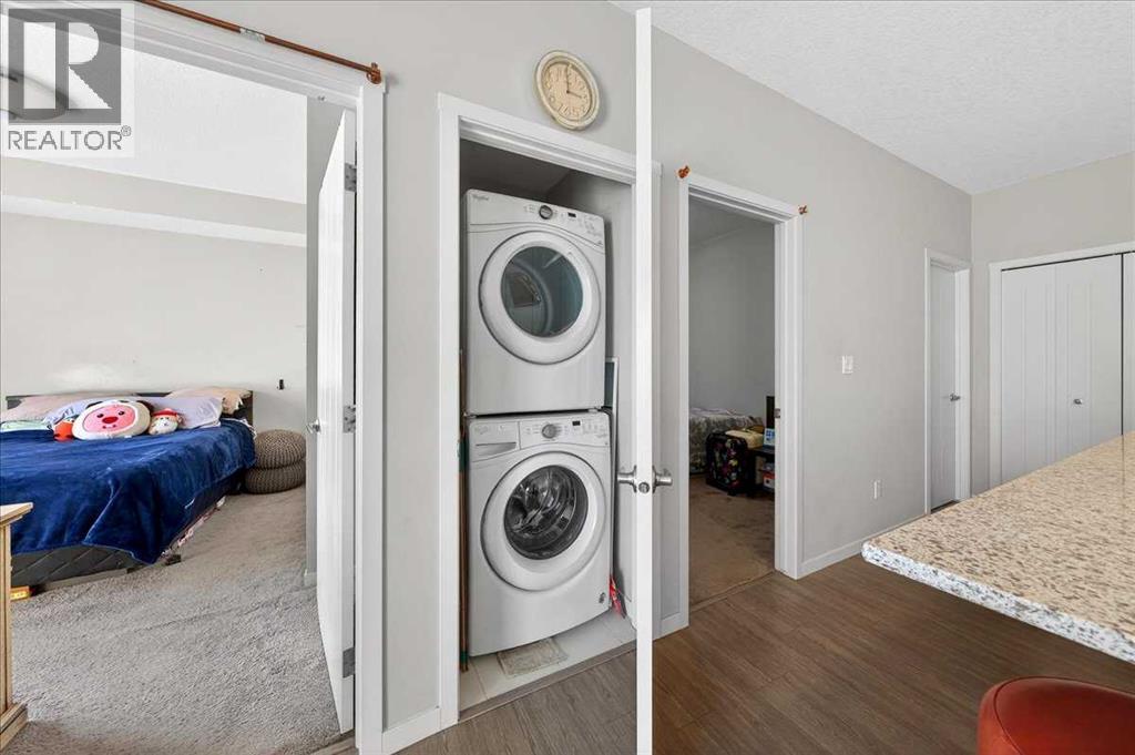 #101 20 SETON PARK SE - 25