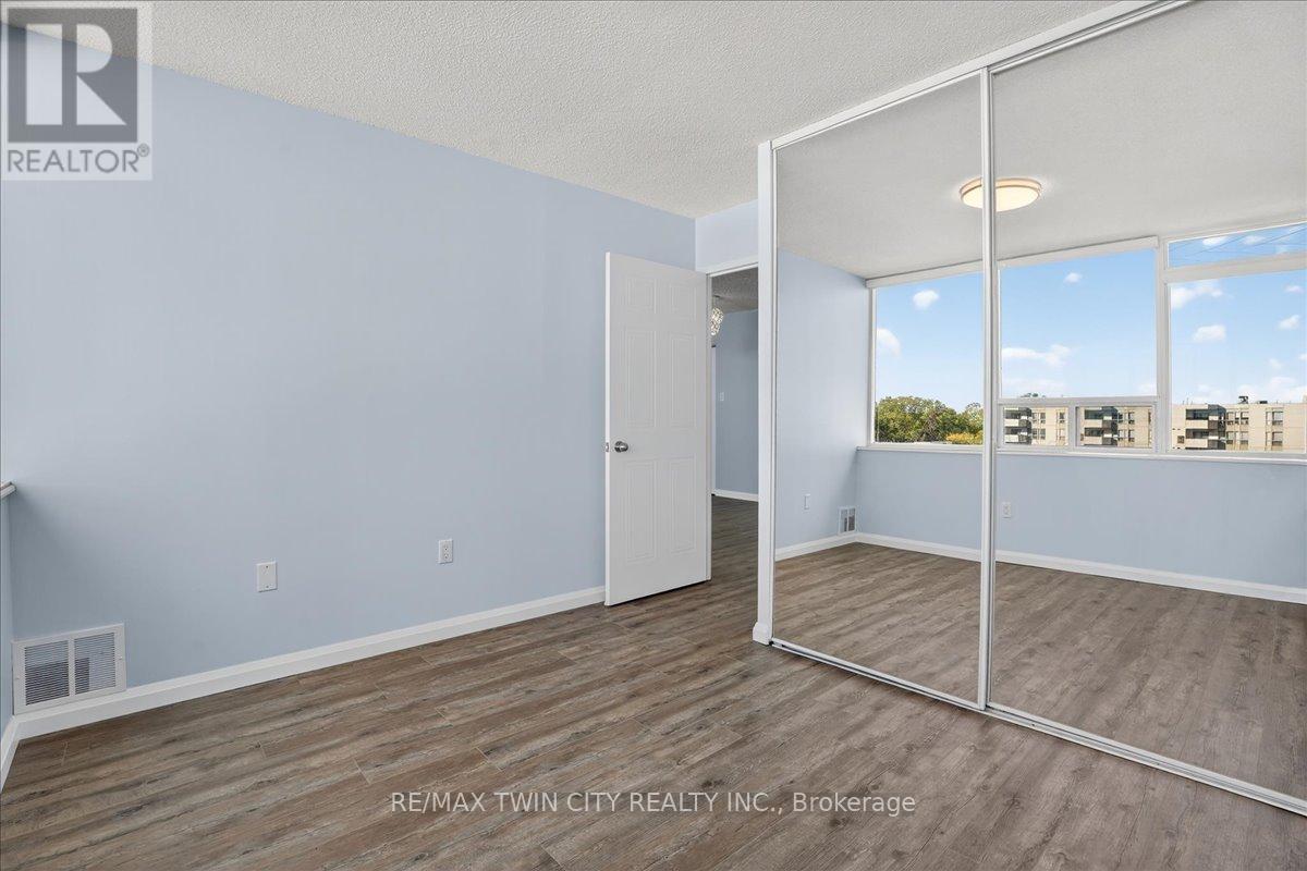 #506 3227 KING STREET E - 27