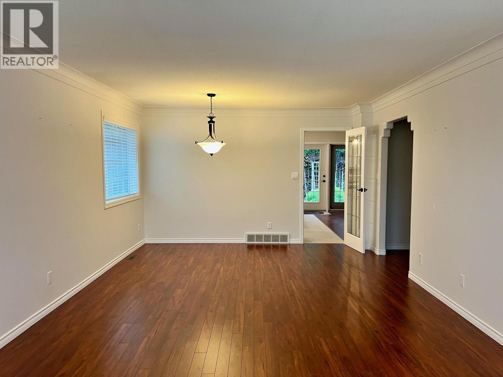 312 4th Avenue S, Creston