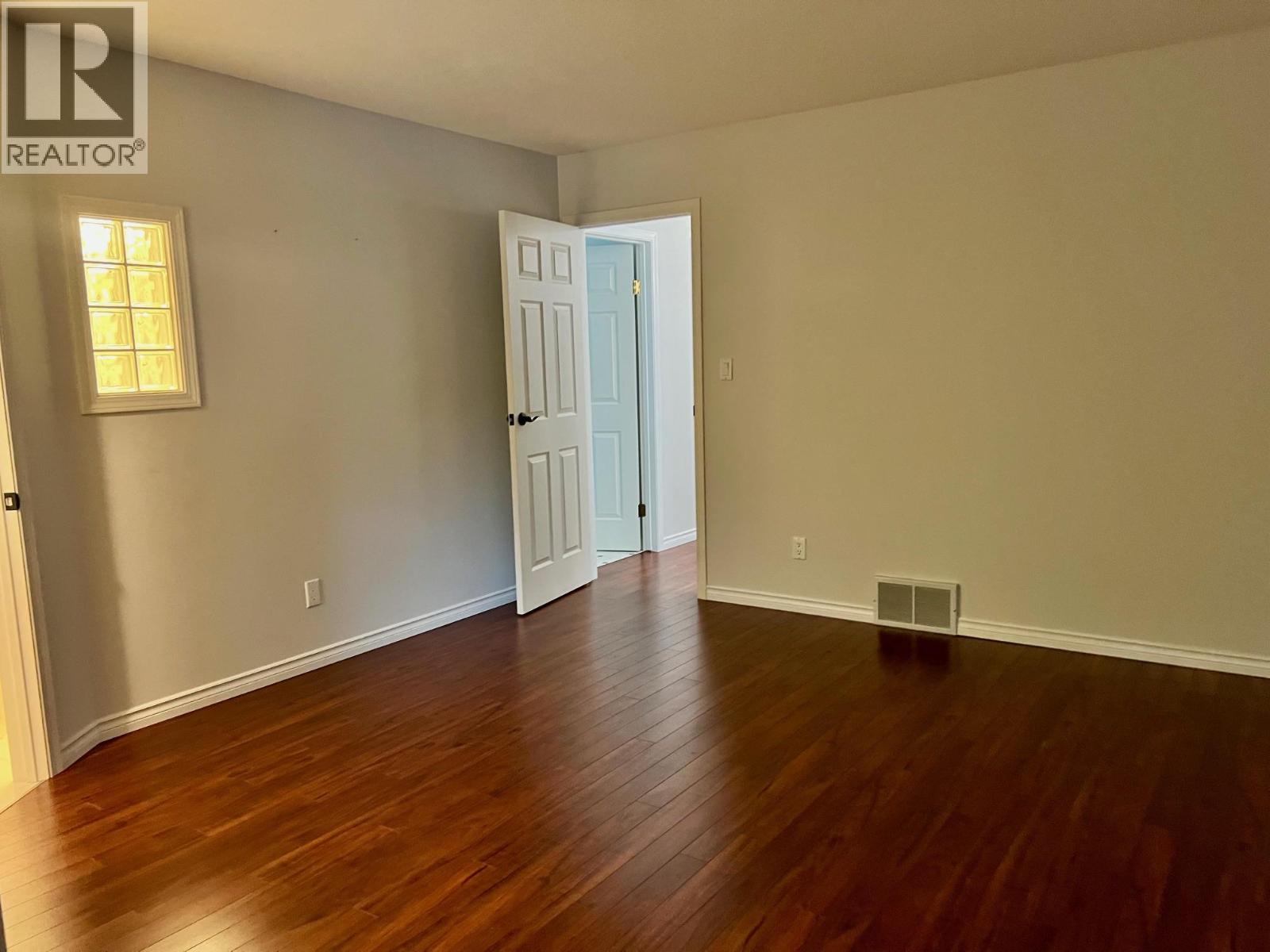 312 4th Avenue S, Creston