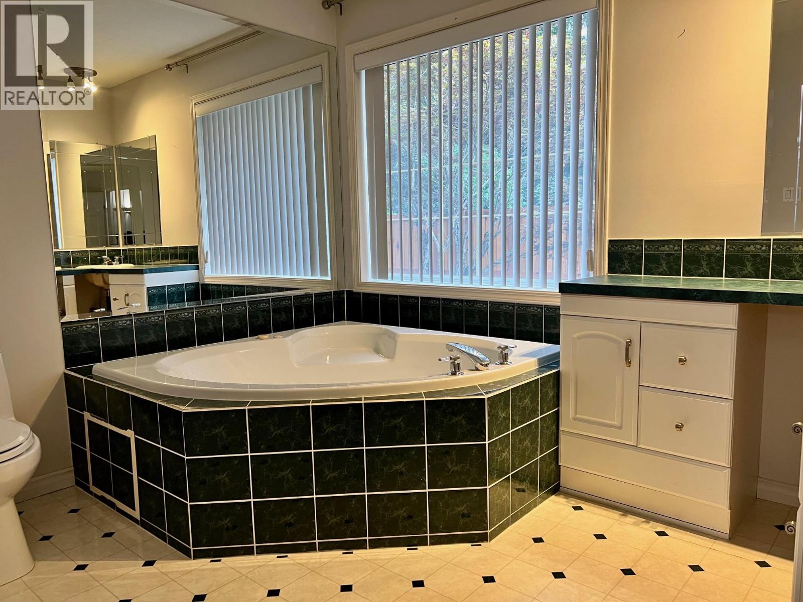 312 4th Avenue S, Creston