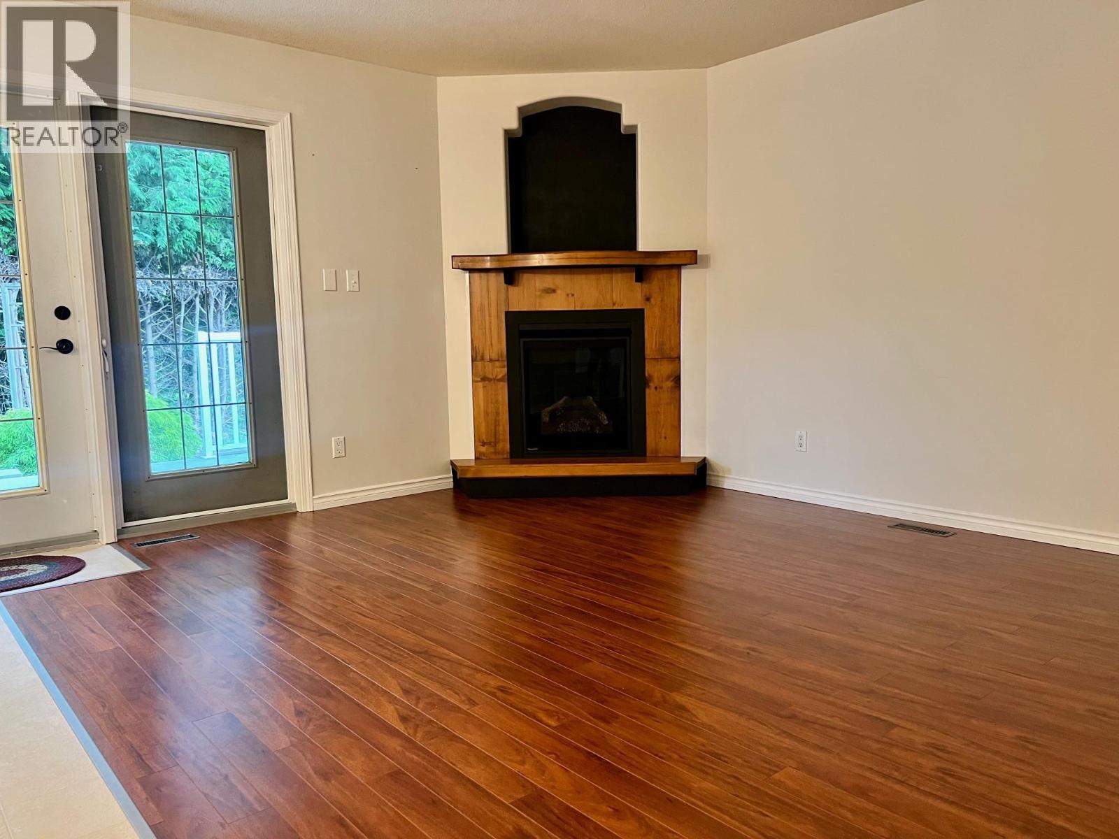 312 4th Avenue S, Creston