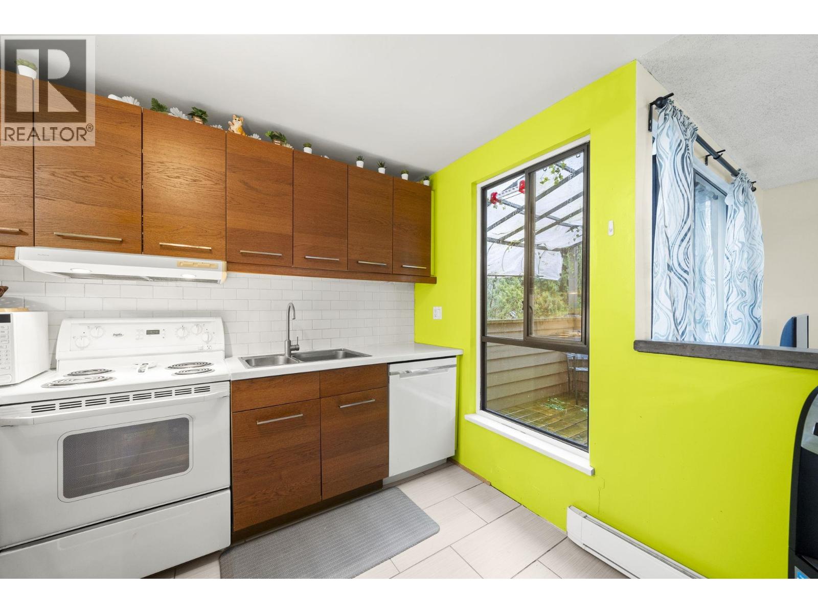 201 9145 SATURNA DRIVE, Burnaby