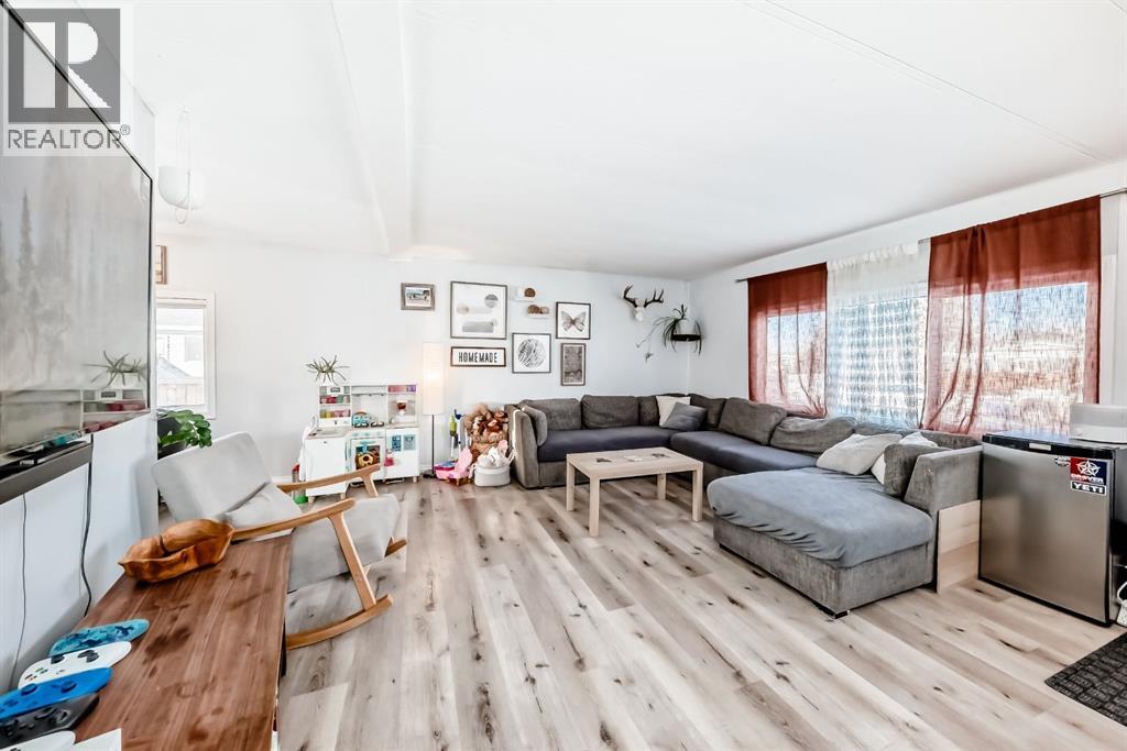 5011 64 Avenue, Ponoka