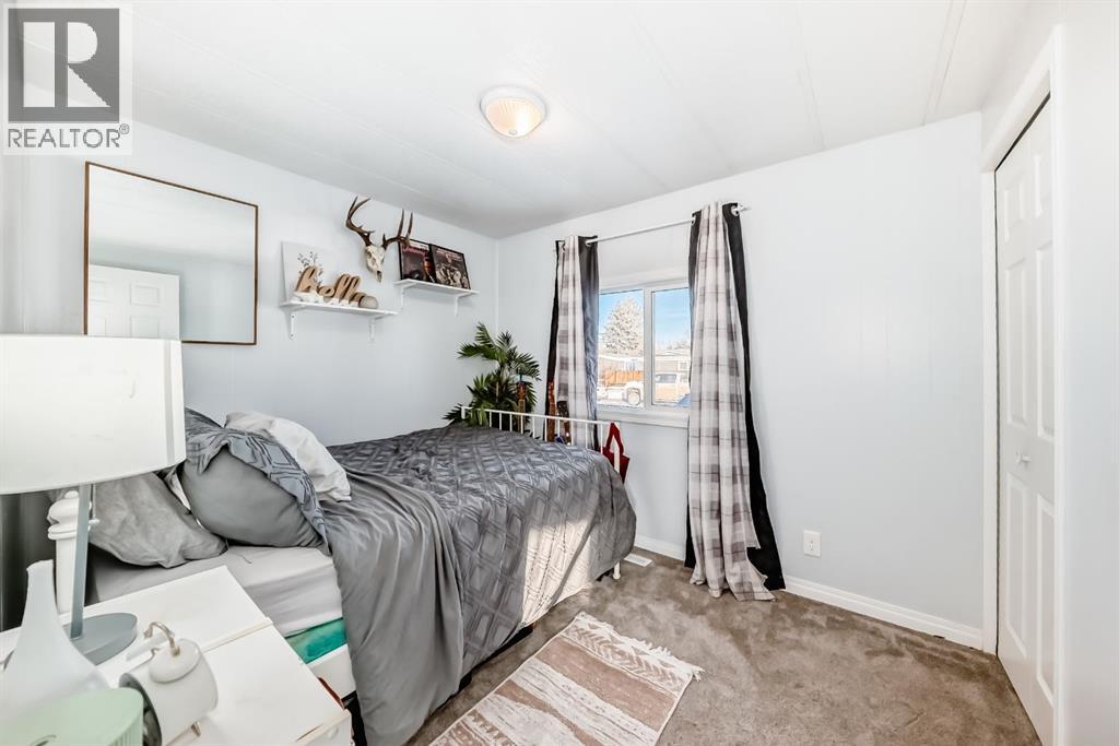 5011 64 Avenue, Ponoka