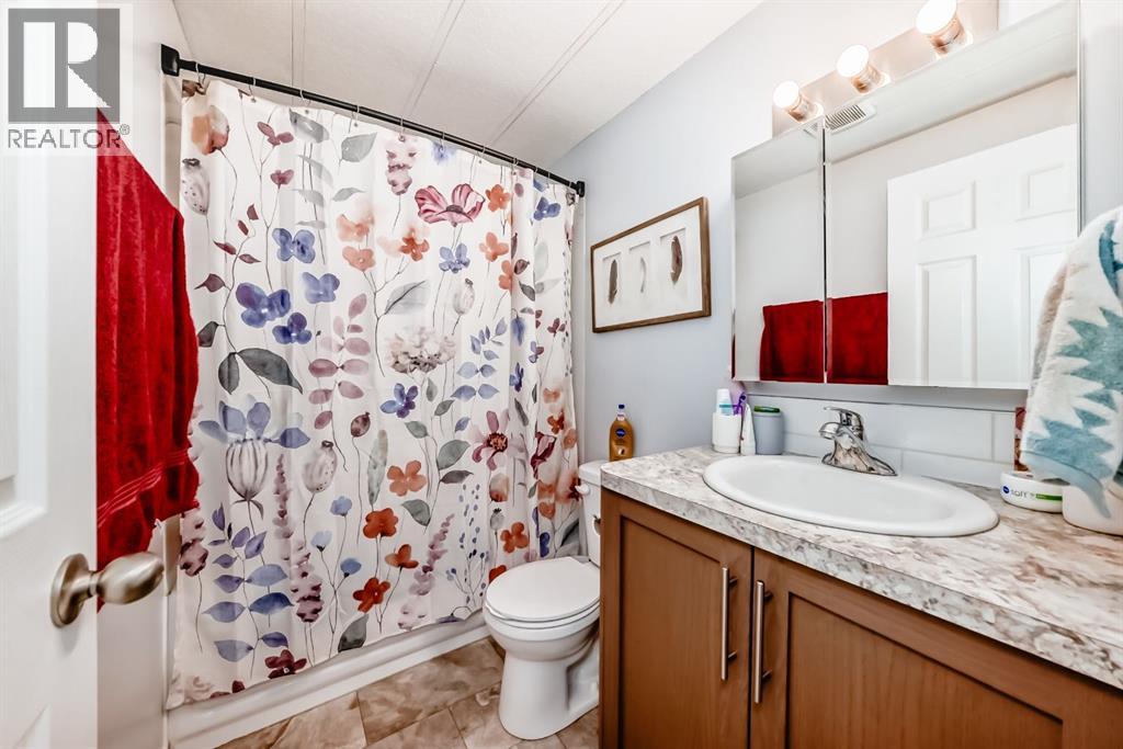 5011 64 Avenue, Ponoka