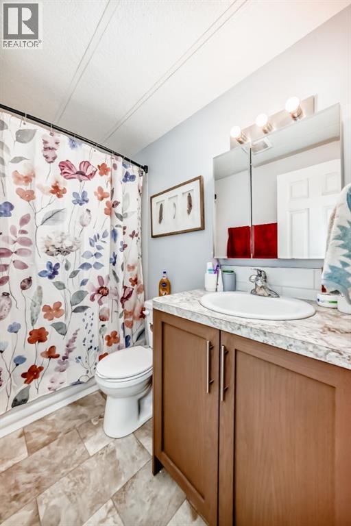 5011 64 Avenue, Ponoka