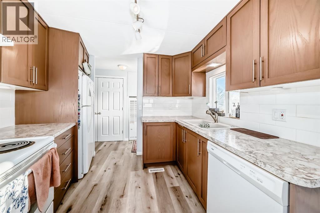 5011 64 Avenue, Ponoka