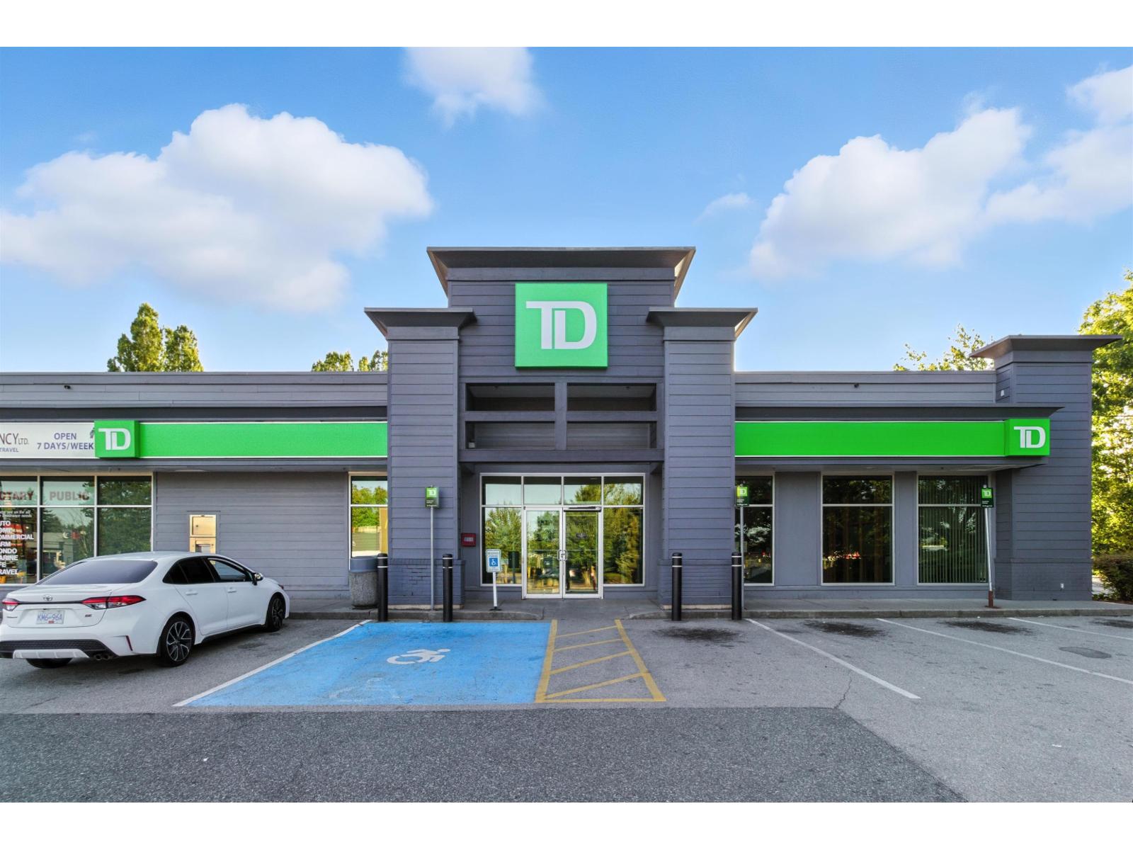 128 SPRINGFIELD DRIVE, Langley