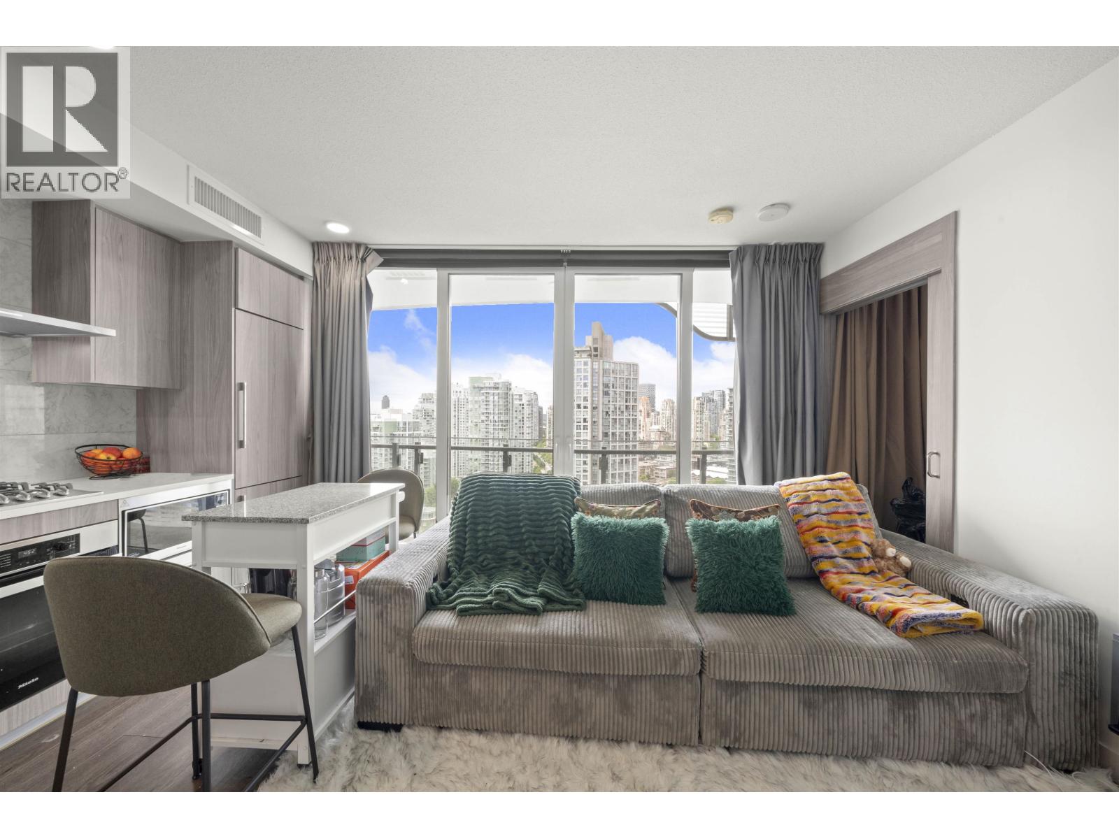 2304 89 NELSON STREET, Vancouver