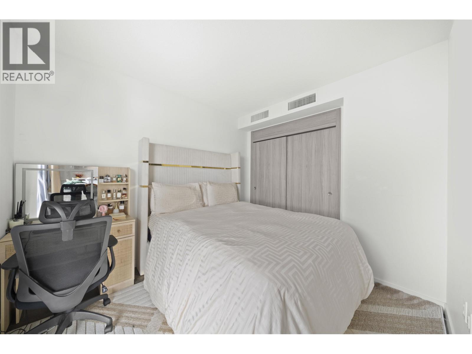 2304 89 NELSON STREET, Vancouver