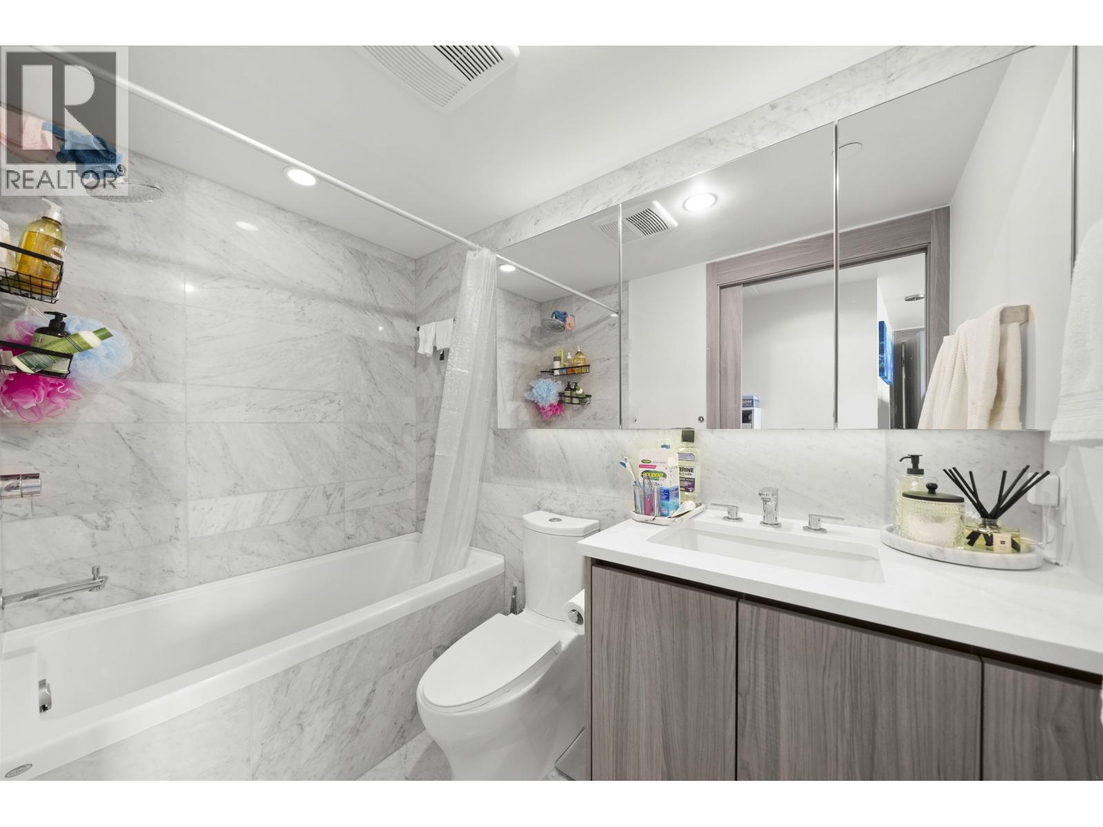 2304 89 NELSON STREET, Vancouver