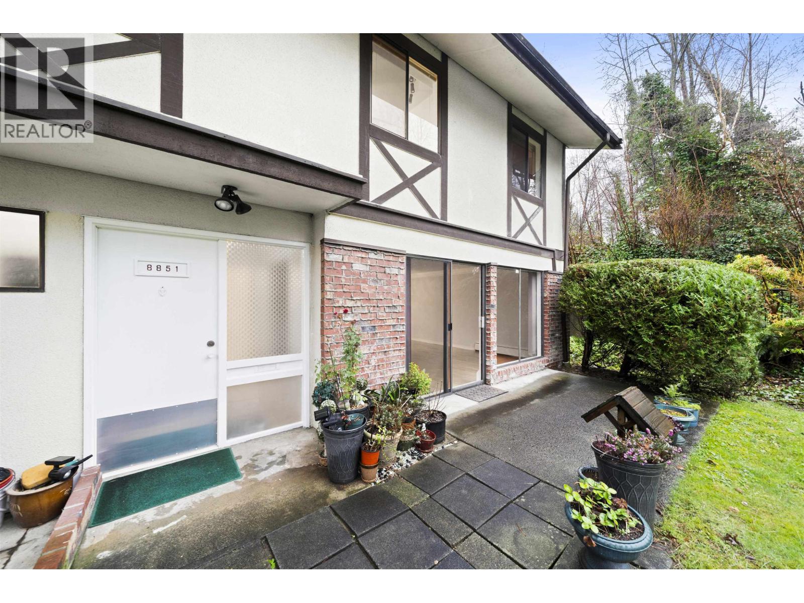 8851 HORNE STREET, Burnaby