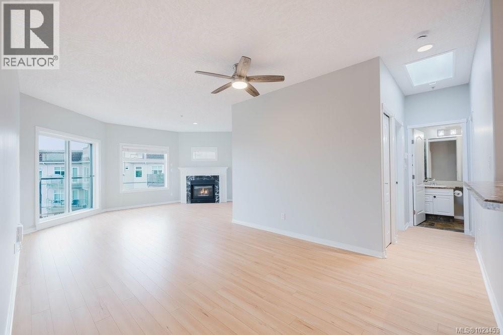 401 1085 Tillicum Road, Esquimalt