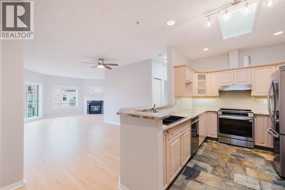 401 1085 Tillicum Road, Esquimalt