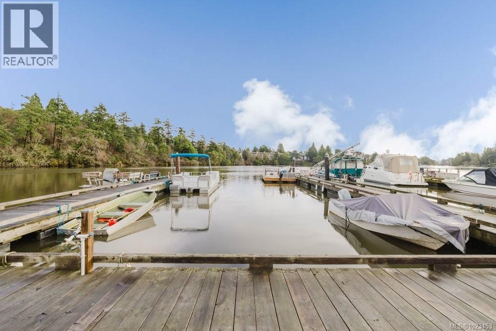 401 1085 Tillicum Road, Esquimalt