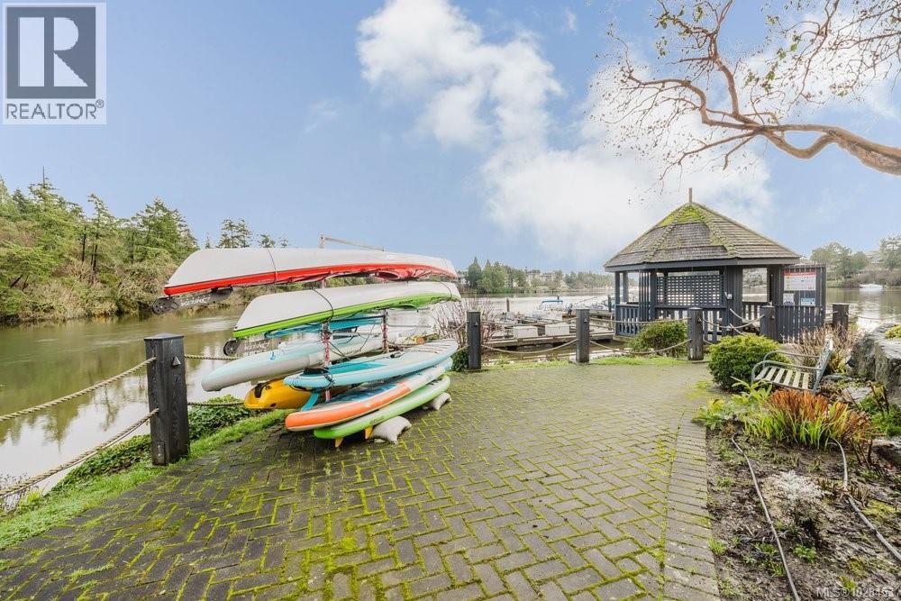 401 1085 Tillicum Road, Esquimalt