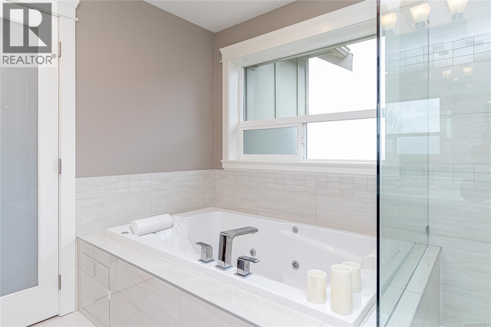  2344 Nicklaus Drive, Langford