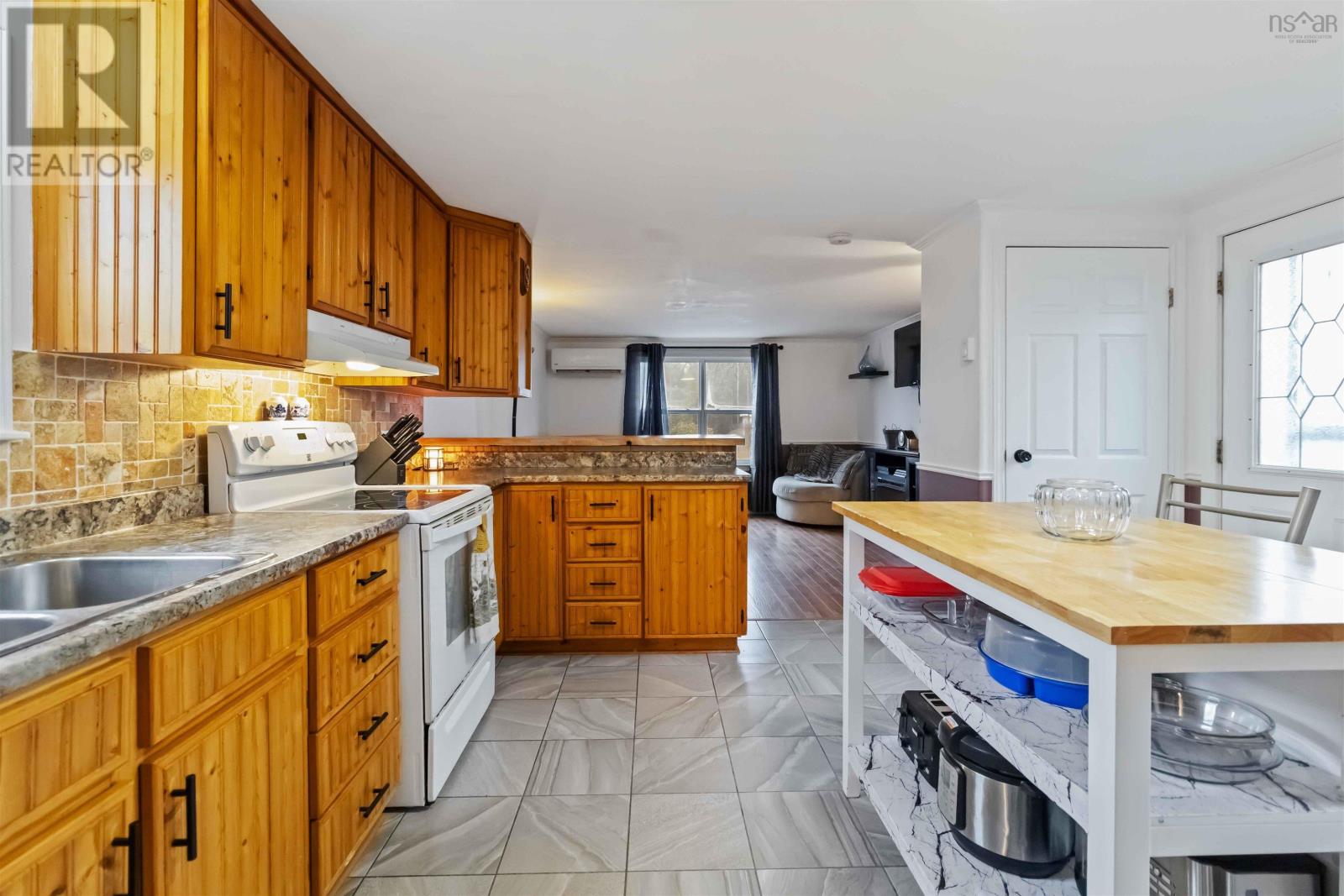 Property 10 of 30 of 33 Elcona Drive