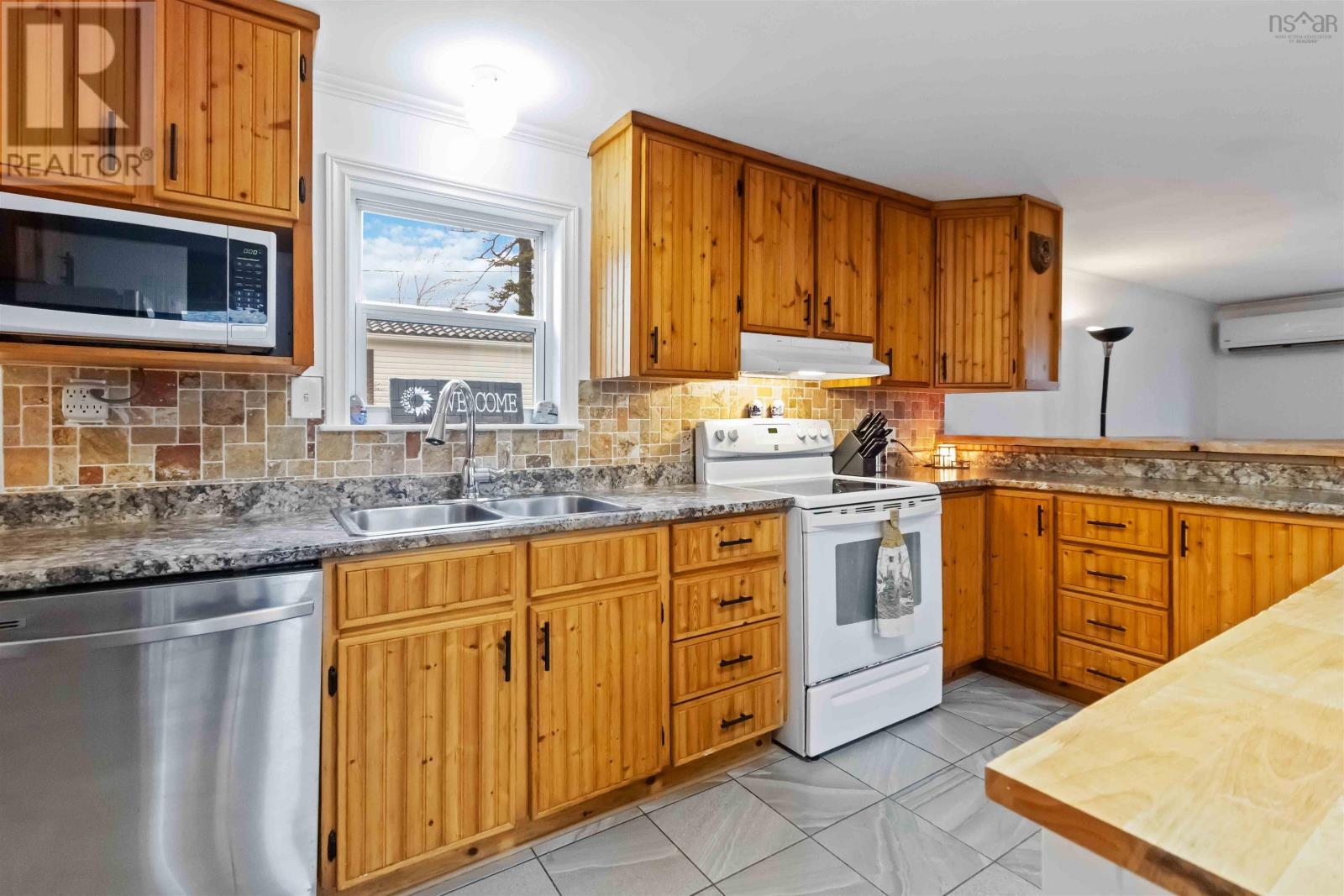 Property 8 of 30 of 33 Elcona Drive