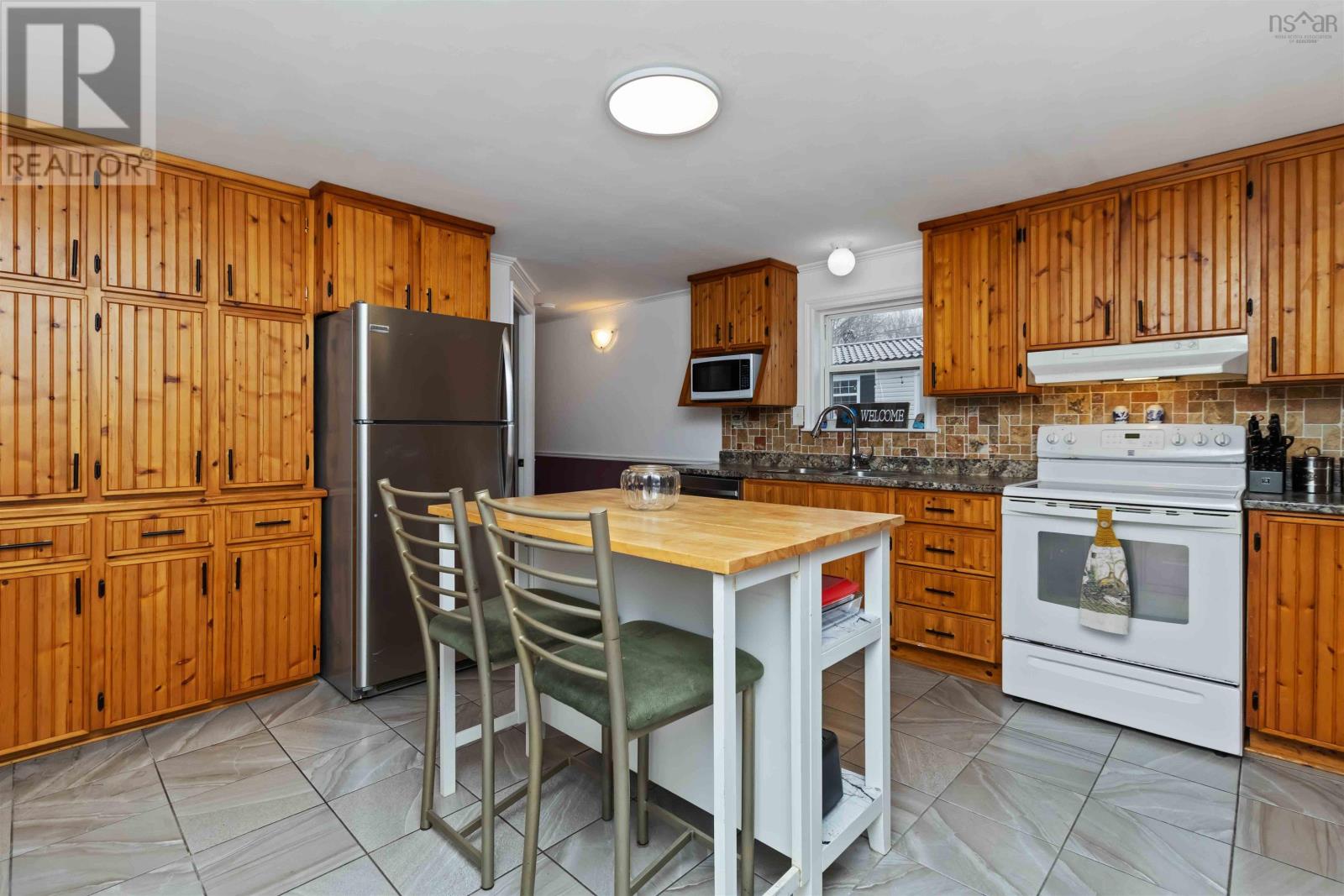 Property 7 of 30 of 33 Elcona Drive