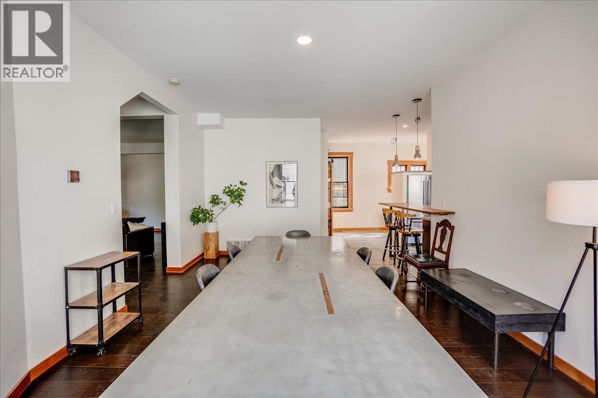 922 FRONT Street, Nelson