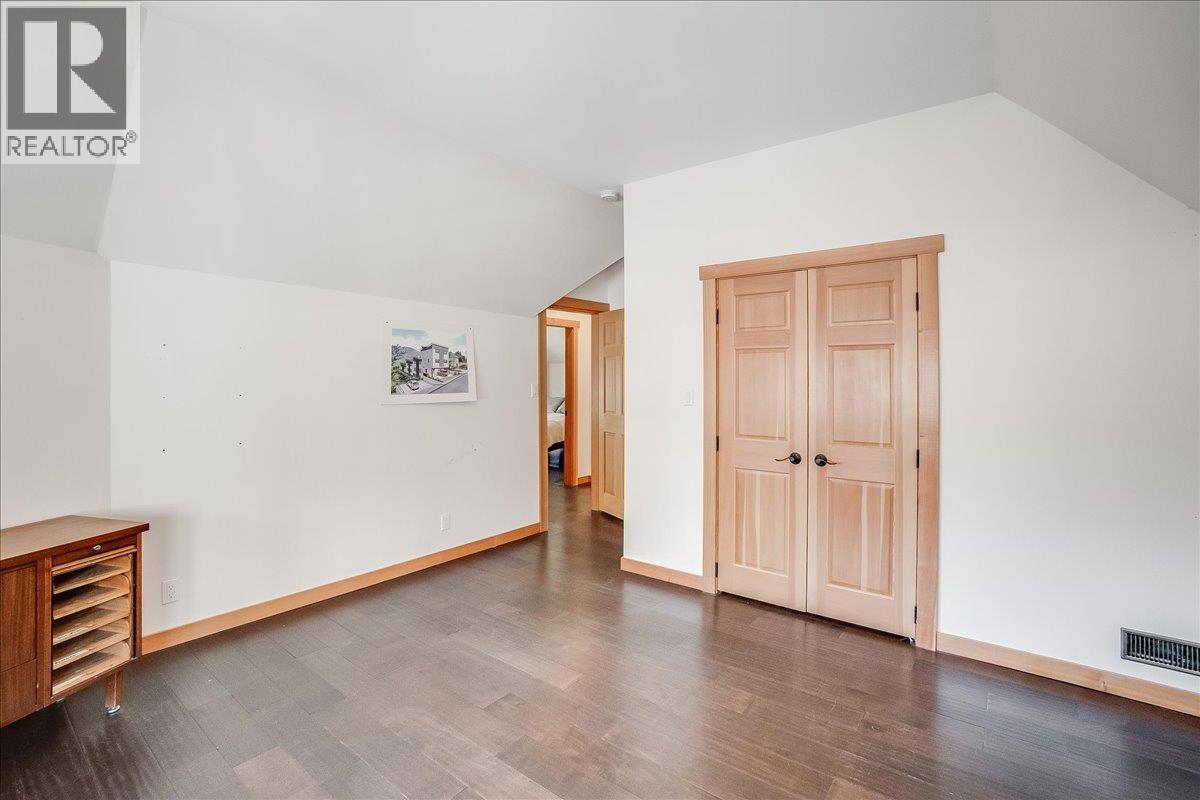 922 FRONT Street, Nelson