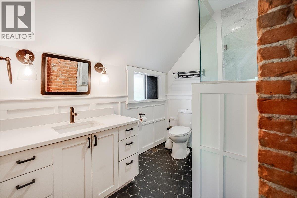 922 FRONT Street, Nelson