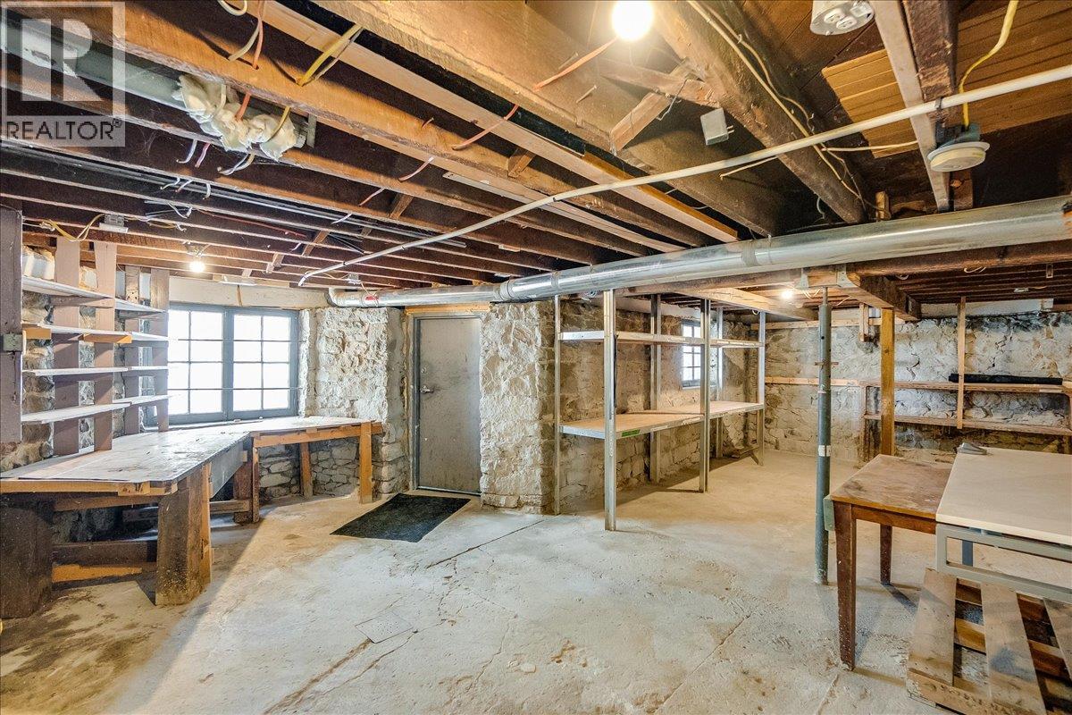 922 FRONT Street, Nelson