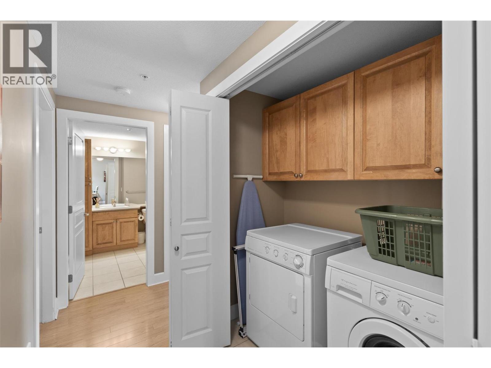 201 3996 Beach Avenue, Peachland