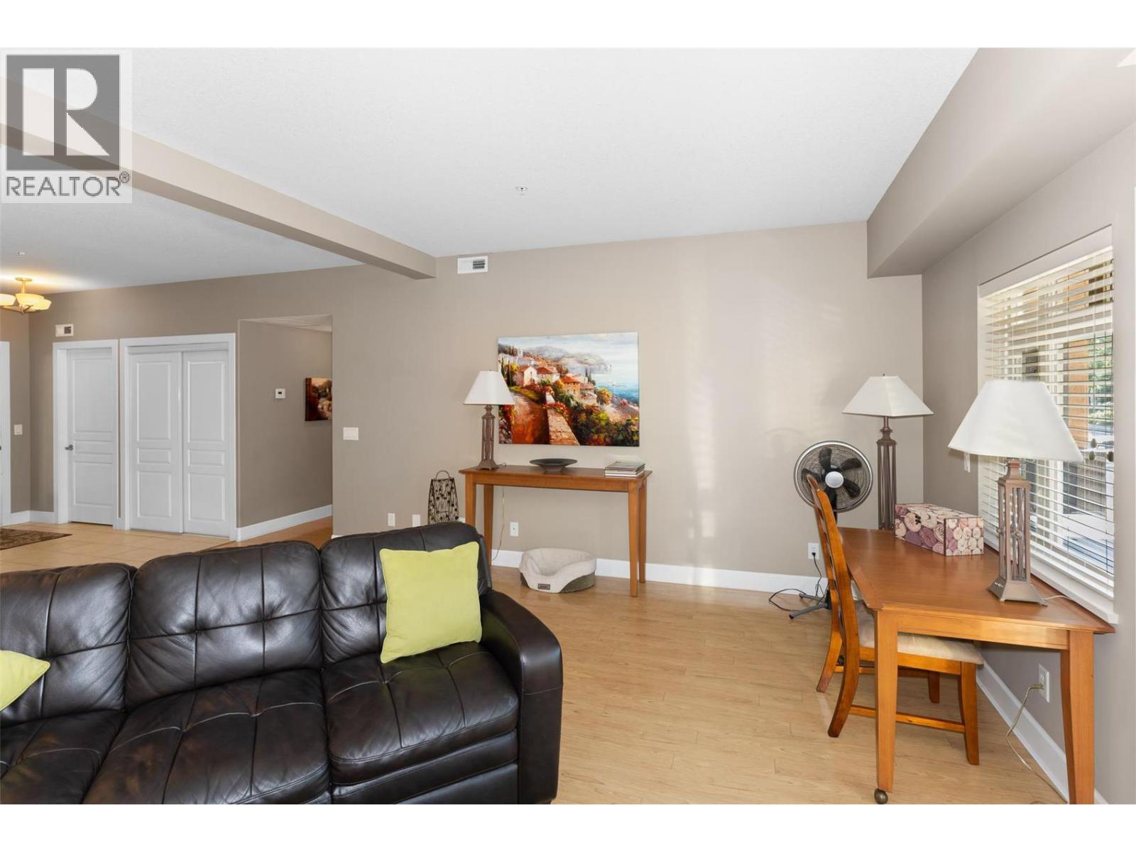 201 3996 Beach Avenue, Peachland