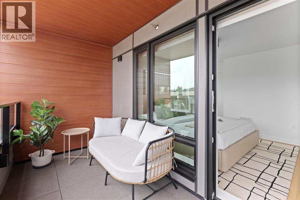 3 6768 OAK STREET, Vancouver