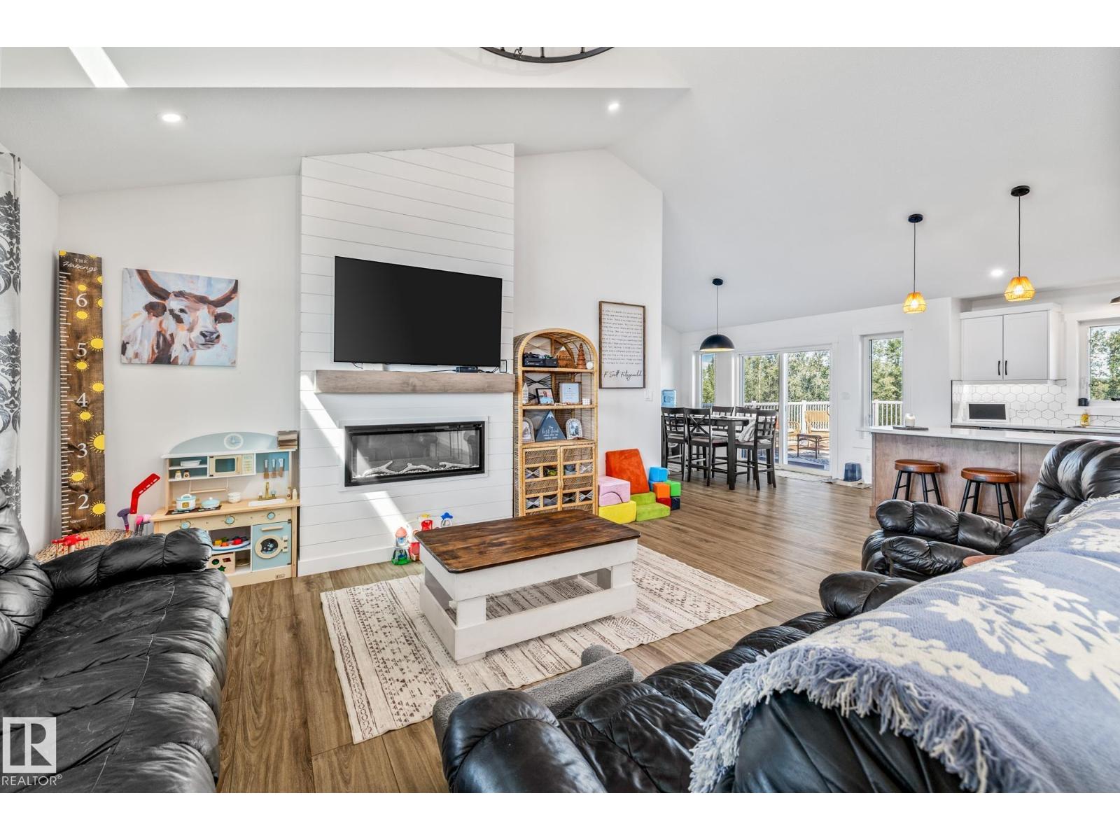 
          59351 Range Road 155
            <br/>
            <span>Rural Smoky Lake County</span>
            , 
            <span>AB</span>
             <span>T0A3C0</span>
         - Photo 50