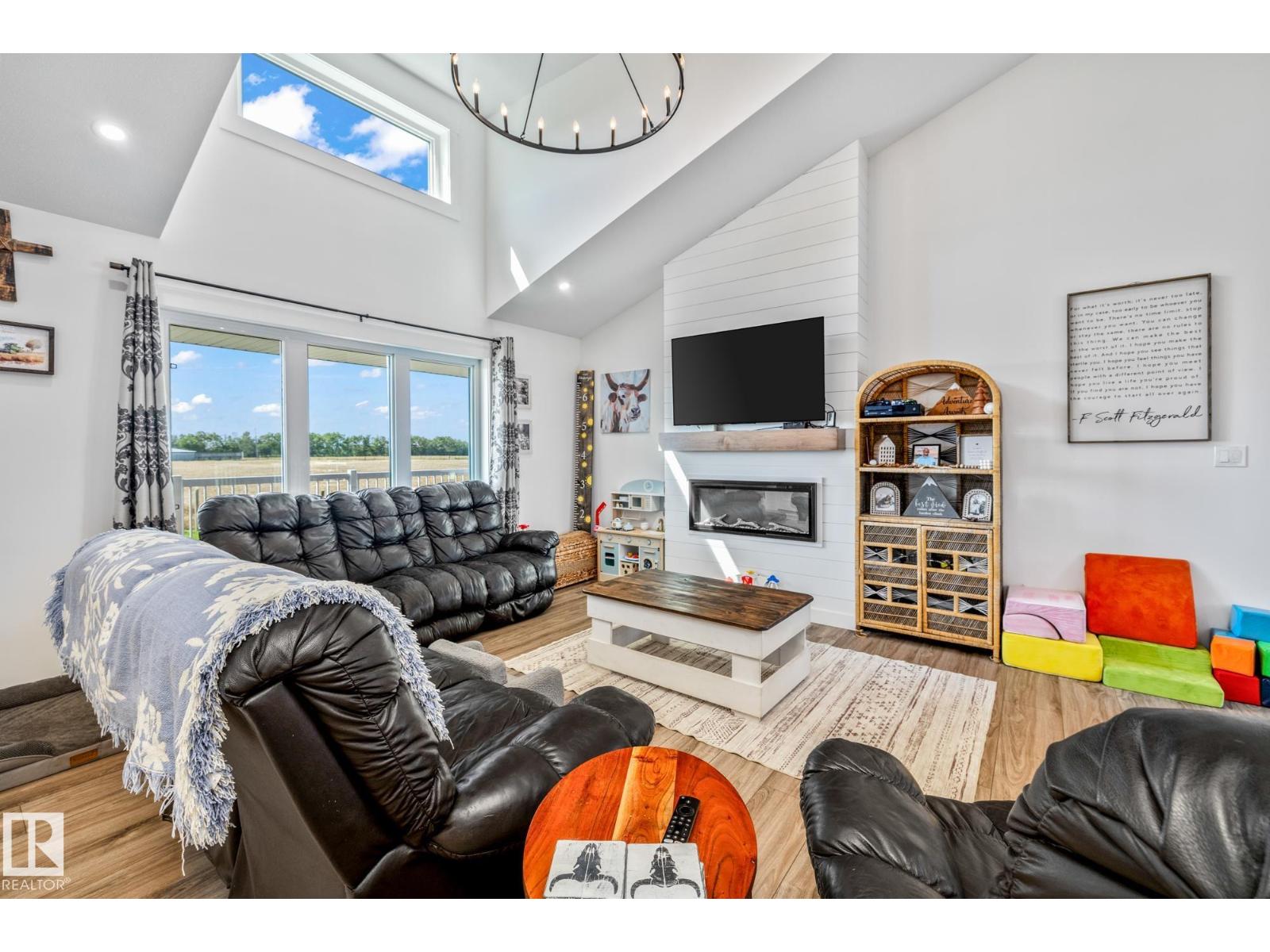 
          59351 Range Road 155
            <br/>
            <span>Rural Smoky Lake County</span>
            , 
            <span>AB</span>
             <span>T0A3C0</span>
         - Photo 45