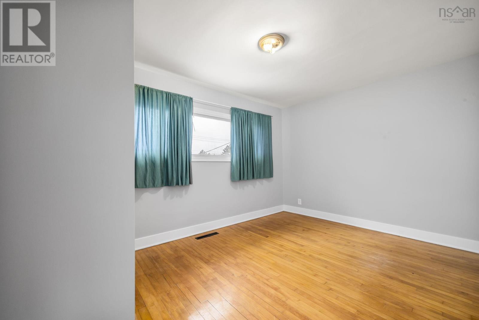 Property 16 of 40 of 282 Rocky Lake Drive