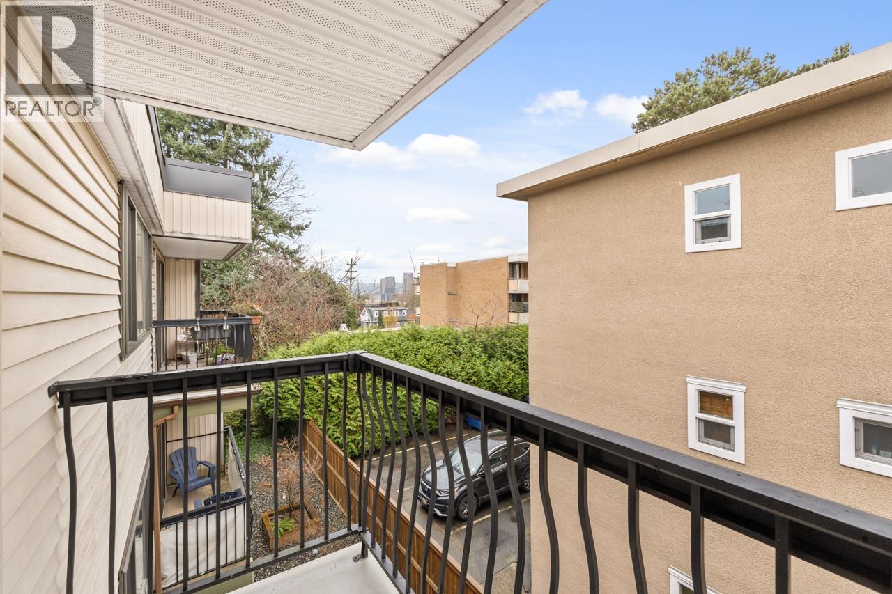 312 2033 W 7TH AVENUE, Vancouver