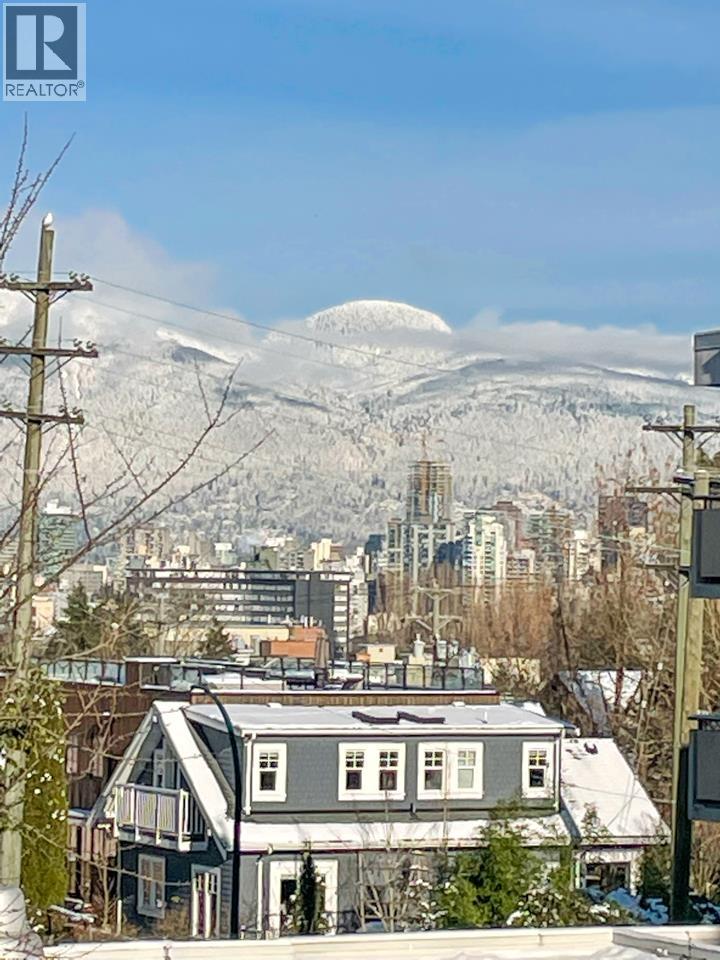 312 2033 W 7TH AVENUE, Vancouver