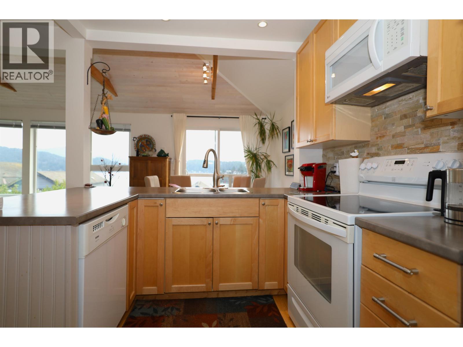 512 S FLETCHER ROAD, Gibsons