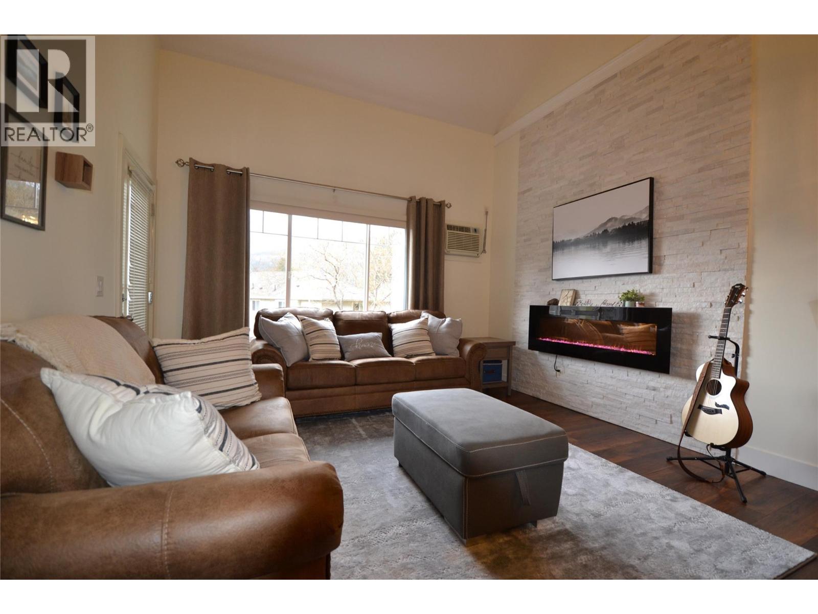 304 2120 Shannon Ridge Drive, West Kelowna