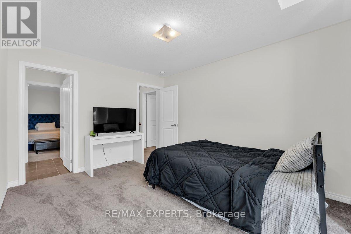 1438 DAVIS LOOP - 29