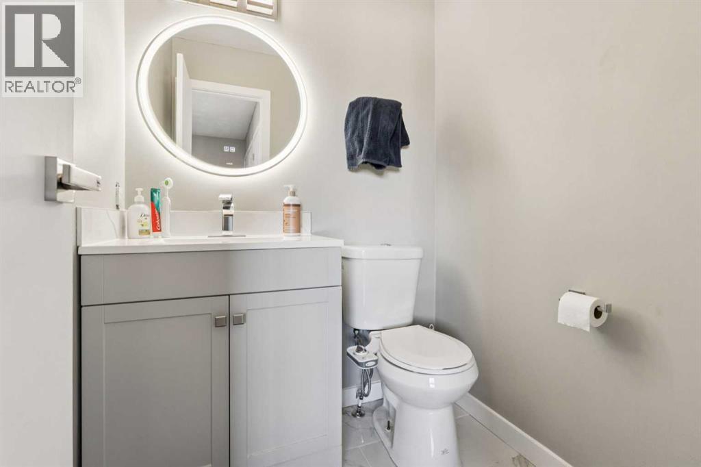 Single Family House for Sale in  Falmere Way NE Falconridge Calgary 