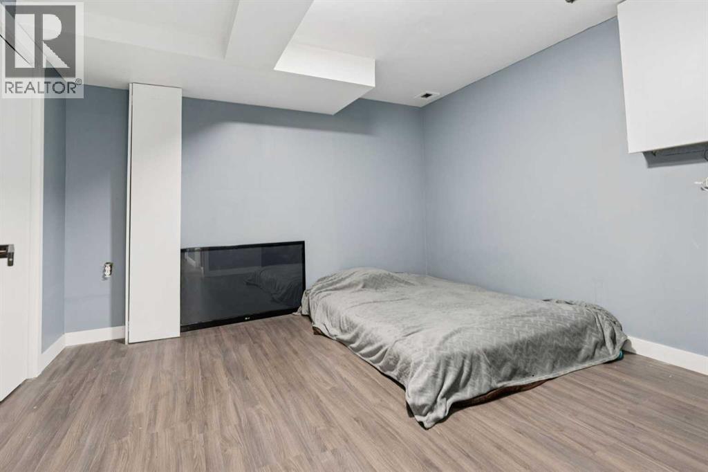 Single Family House for Sale in  Falmere Way NE Falconridge Calgary 