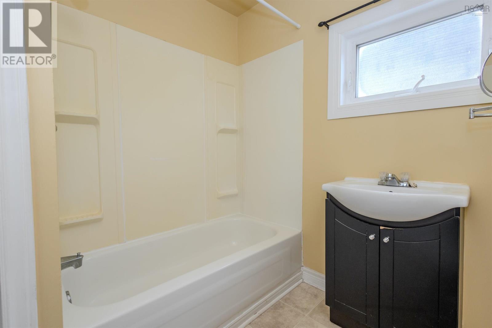 Property 10 of 45 of 212 Argyle Street