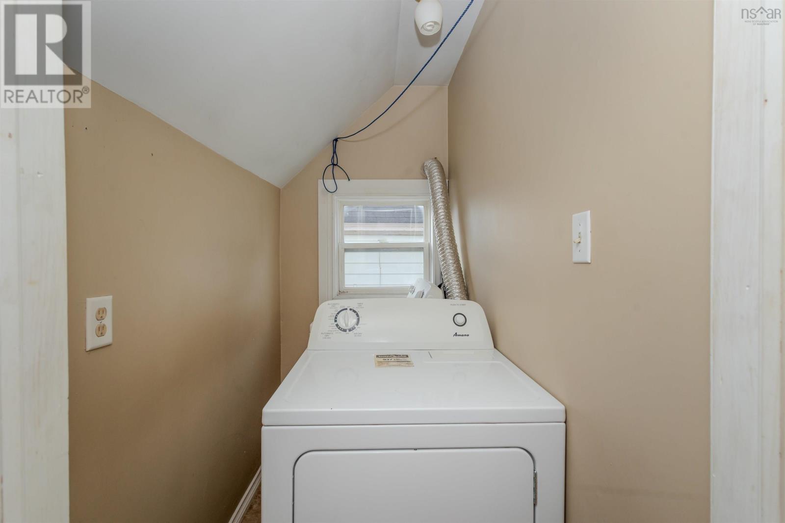 Property 11 of 45 of 212 Argyle Street