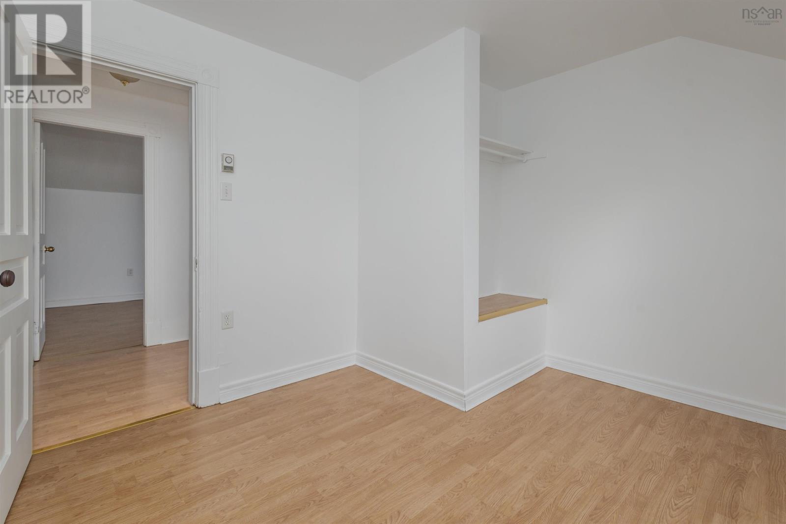 Property 17 of 45 of 212 Argyle Street