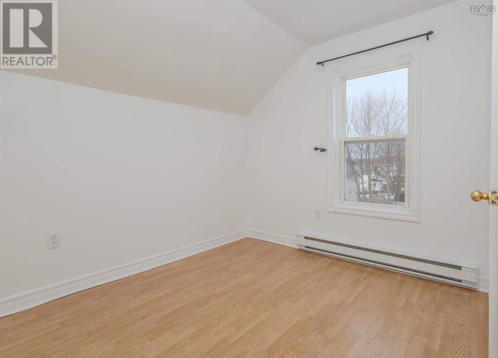 Property 18 of 45 of 212 Argyle Street