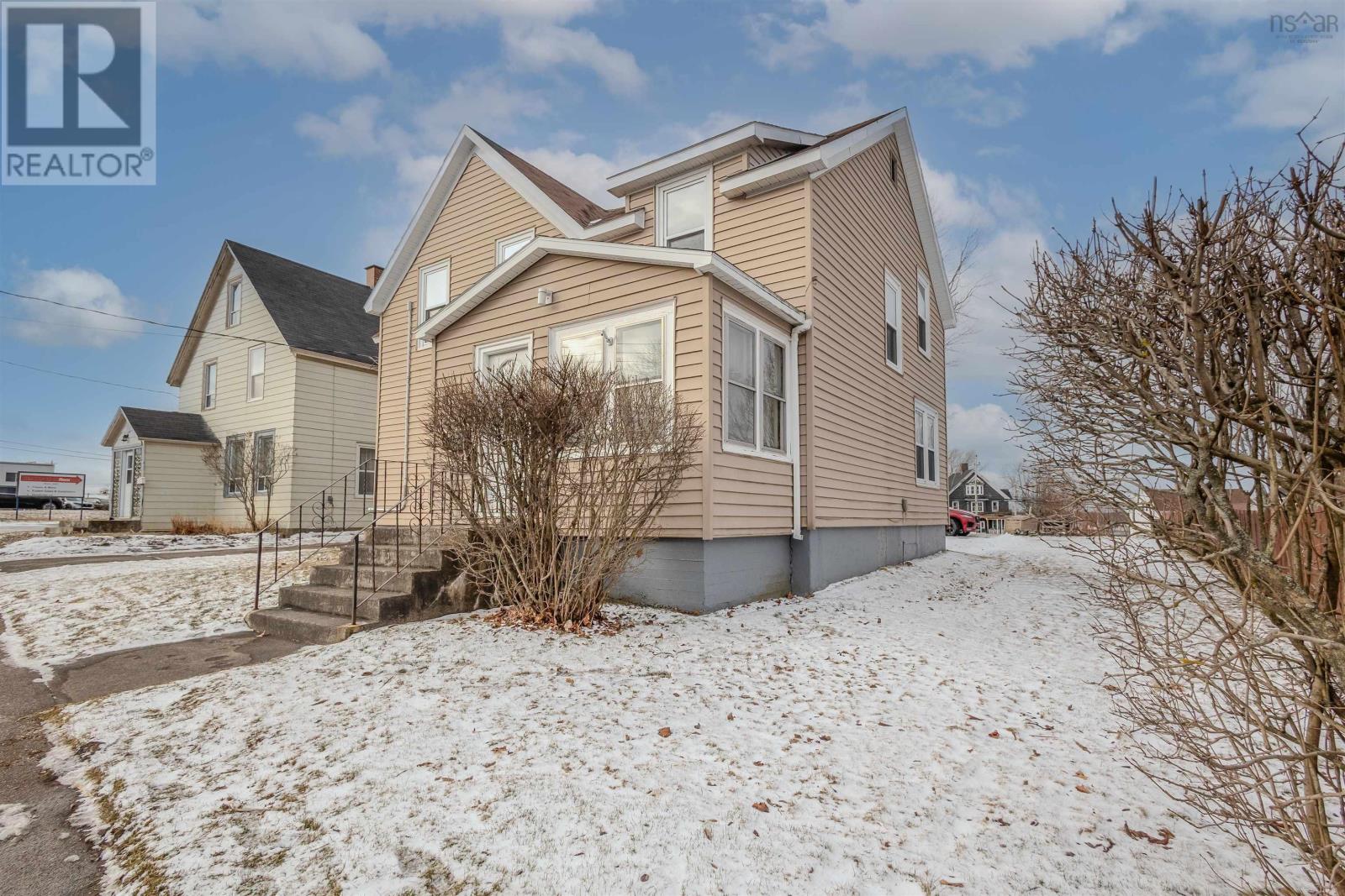 Property 2 of 45 of 212 Argyle Street