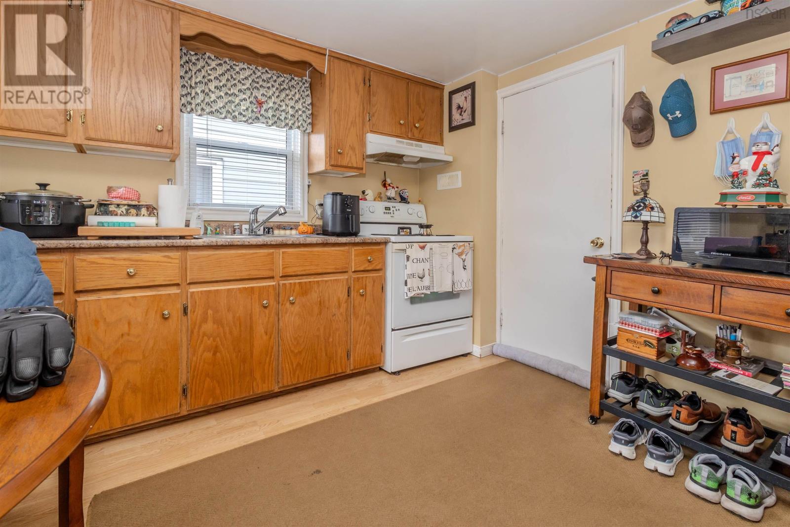 Property 26 of 45 of 212 Argyle Street