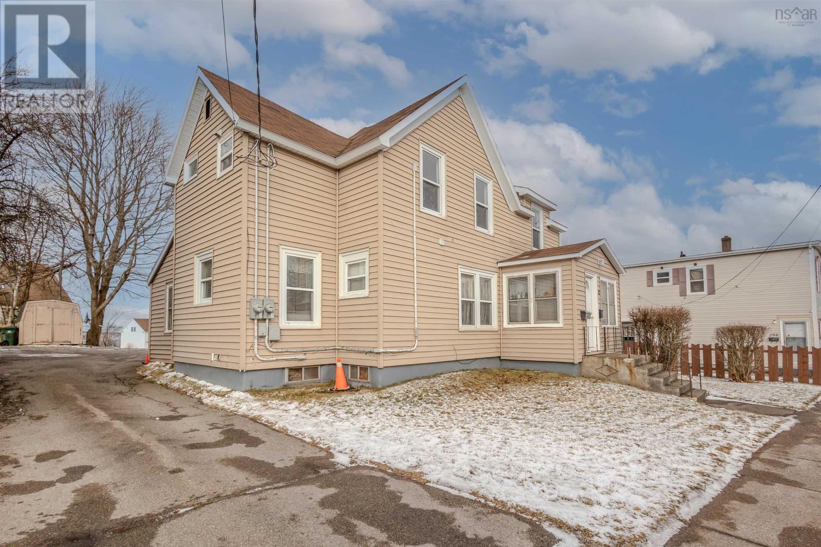 Property 3 of 45 of 212 Argyle Street