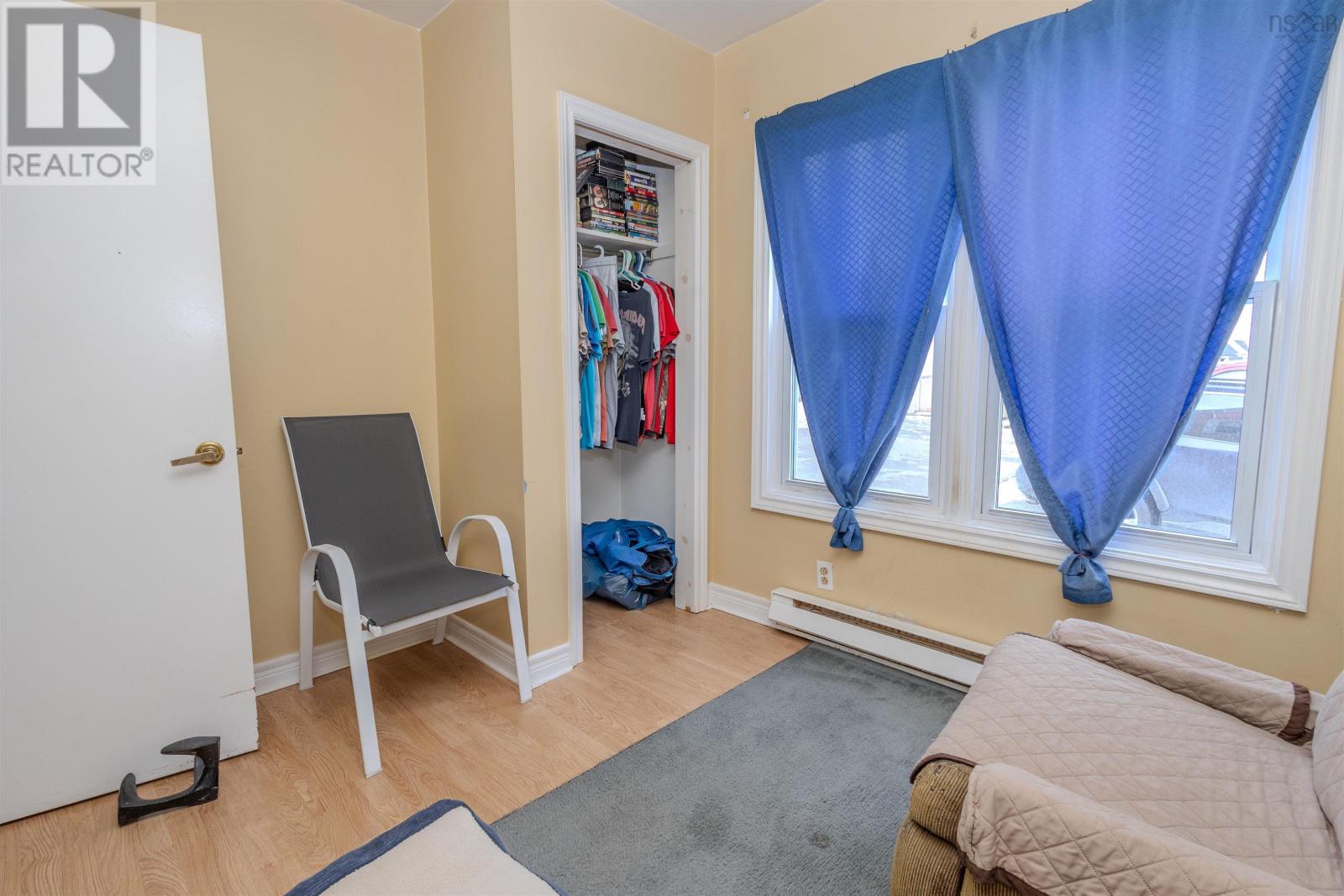 Property 31 of 45 of 212 Argyle Street